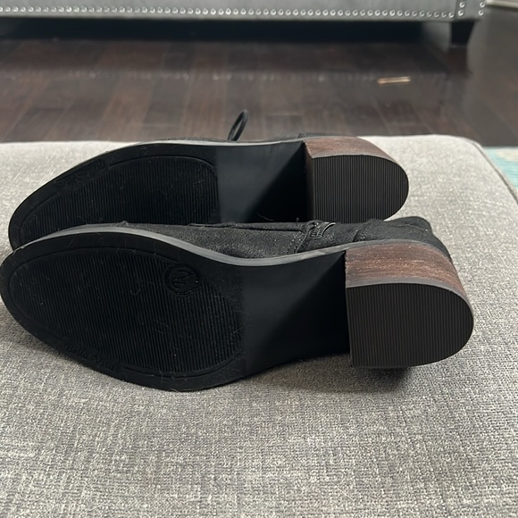 Sarina Lace-Up Boot (Women)
Bella Vita - Picture 7 of 8